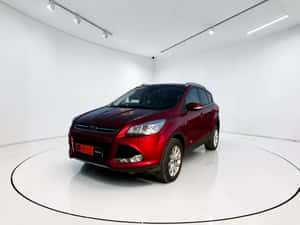 Ford Kuga Titanium Automată 182 HP Benzină