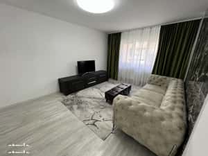 Apartament 3 camere decomandat de închiriat — miniatura 2
