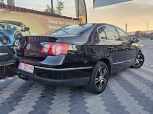 Volkswagen Passat 1.9 TDI 2008 Manuala 6+1 viteze — miniatura 4
