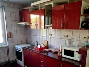 Proprietar, vand apartament 3 camere in Resita si garaj, separat — miniatura 4