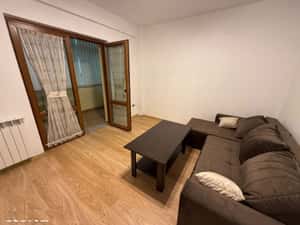 Apartament 3 camere de închiriat | Zonă centrală | Etaj 1 — miniatura 3