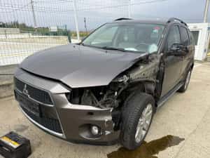 Dezmembrez / Dezmembrari / Piese / Accesorii Mitsubishi outlander 2010 2.2 hdi 4HK 4x4 automat volan stanga — miniatura 1