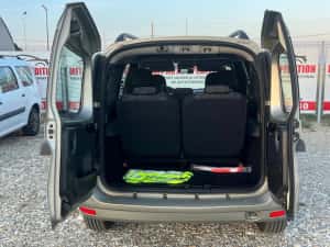 Dacia Logan Mcv / 2010 / 7 Locuri / 1.5 Dci / Aer / Unic Proprietar — miniatura 8