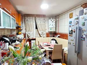 Apartament 3 camere,mobilat si utilat,2 locuri de parcare, zona Scoala nr.2 — miniatura 4