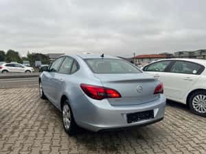 Opel Astra 2014, Diesel, 224.000 km, 6.999 EUR — miniatura 2