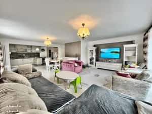 Apartament cu 4 camere de vânzare în cartierul Noua Brașov — miniatura 3
