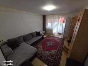 Inchiriez apart 2 cam zona Nord Cameliei — miniatura 2