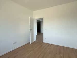 Apartament 3 camere , bloc nou , strada Zăvoaie — miniatura 4