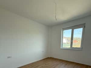 Apartament 3 camere , bloc nou , strada Zăvoaie — miniatura 5