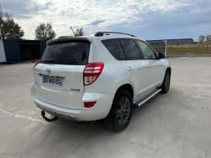 Toyota RAV-4 2.2 D-4D — miniatura 4