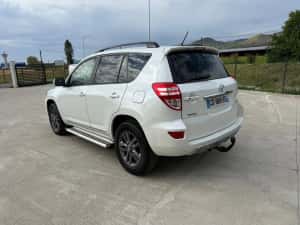 Toyota RAV-4 2.2 D-4D — miniatura 5