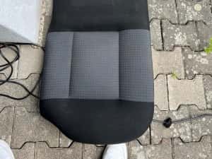 Curatare tapiterie auto ,covoare si canapele — miniatura 2