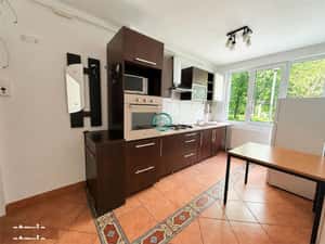 Vand apartament cu 2 camere in Cornisa, la doar 7 minute de UMF