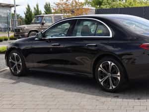 Mercedes-Benz E 300 de 4MATIC Avantgarde Advanced | Plug-in Hybrid Diesel — miniatura 2