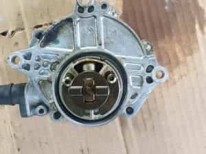Pompa vacum bmw e87,e90,motor 1.6i,1.8i,2.0i,tip N43 — miniatura 3
