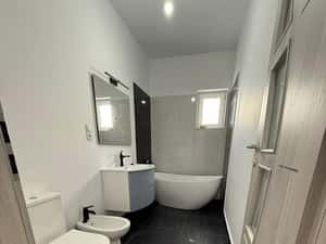 Intabulat si SMART! Ap 3 cam, 2 bai, lift, geam baie, incalz pardos. — miniatura 3