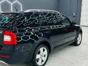 Skoda Octavia 2.0D E4 4X4 Manuală 140 HP Diesel — miniatura 4