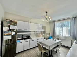 Casa individuala cu 8 camere si teren 373 mp in zona Lazaret — miniatura 2