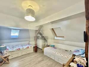 Casa individuala cu 8 camere si teren 373 mp in zona Lazaret — miniatura 6