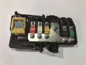 Panou sigurante borna baterie Citroen C5 III 9662335380 2.0 hdi — miniatura 4