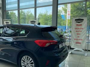 Ford Focus 1.5 EcoBlue Titanium Business Automat 8+1 — miniatura 4