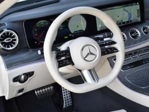 Mercedes-Benz E 200 Coupé AMG Line — miniatura 4