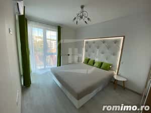 2 cam, bloc nou, intermediar, parcare, Pet Friendly, Centru