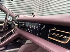Porsche Taycan Berlină 2022 - Electric 761 cp