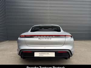 Porsche Taycan Berlină 2022 - Electric 761 cp — miniatura 7