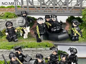 Set 12 figurine tip Lego SWATT team cu accesorii — miniatura 5