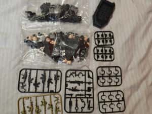 Set 12 figurine tip Lego SWATT team cu accesorii — miniatura 6