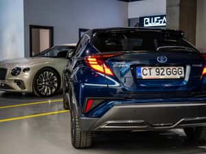 Toyota C-HR 2023, 110.000 km, Hibrid — miniatura 7