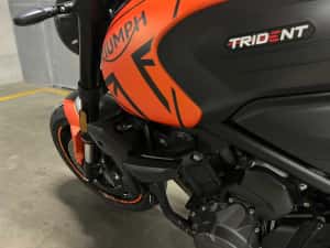 Triumph Trident 660 - Revizie la Triumph Bucuresti - Cu Accesorii — miniatura 5