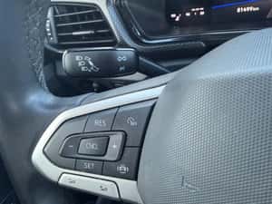 Volkswagen T-Cross 1.0 TSI Life 95 CP – SUV compact, benzină, modern și sigur — miniatura 2