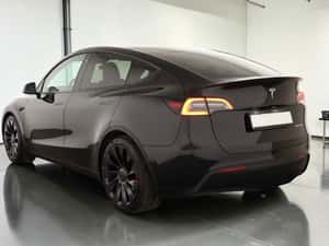 TESLA MODEL Y PERFORMANCE – 534 CP — miniatura 3