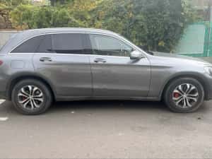 Mercedes GLC 220D cu istoric la reprezentata — miniatura 4