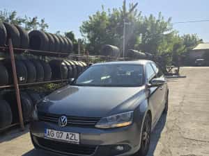 Volskwagen Jetta 2012 1.6 TDI 105 cp GRI automata — miniatura 4