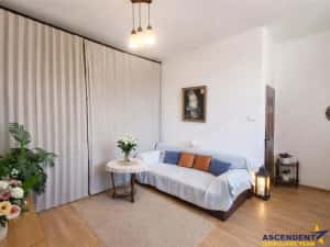 3D! Proprietate cu farmec traditional, in casa, etaj 1,gata de mutat, Central, Brasov — miniatura 3