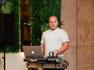 DJ EVENIMENTE | Nunta | Botez | Petreceri Private | Cununie | Muzica