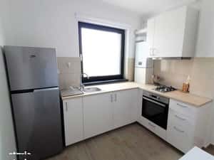 Proprietar, inchiriez garsoniera, zona Coresi, cu parcare — miniatura 3