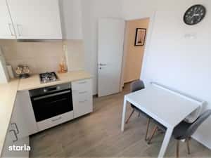 Proprietar, inchiriez garsoniera, zona Coresi, cu parcare — miniatura 4