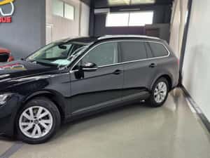 VOLKSWAGEN PASSAT Combi Automată