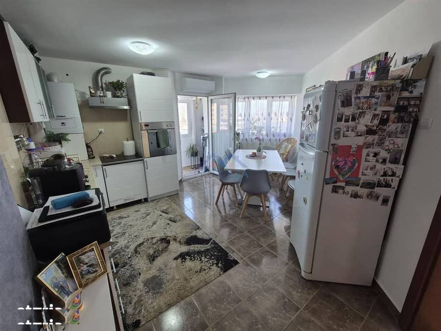 Apartament 2 camere decomandat, Cetate, et.3 — fotografie 1 din 6