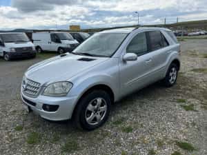 Mercedes-Benz ML — miniatura 6