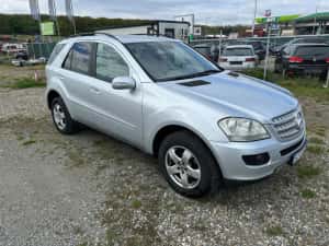Mercedes-Benz ML — miniatura 9