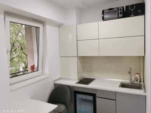 GARSONIERA BUCATARIE INCHISA, BLOC NOU, MOBILAT/UTILAT MODERN, CURAT — miniatura 1