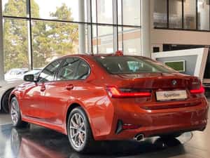 BMW 330 Hibrid 2021, 55.539 km - second hand — miniatura 2