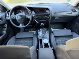 Vand Audi A4 S-line An 2010 Motor 2.0 Diesel 143 C.P. — miniatura 8