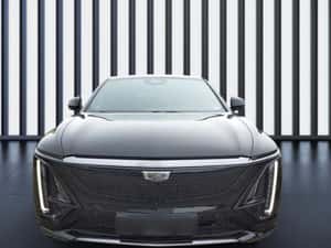 Cadillac SUV electric second-hand cu 25.590 km rulaj — miniatura 2