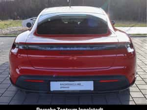 Porsche Taycan Berlină Electric - 598 cp — miniatura 4